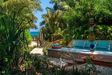Pandanas Beach Villa